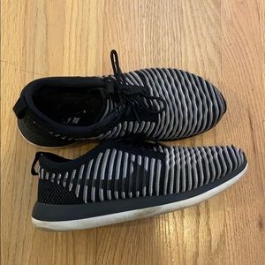 Nike Flyknit Sneakers